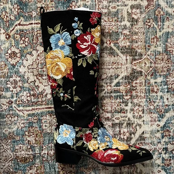 Larroude x Markarian Florencia Boots in Floral Embroidery NWT - Picture 2 of 11